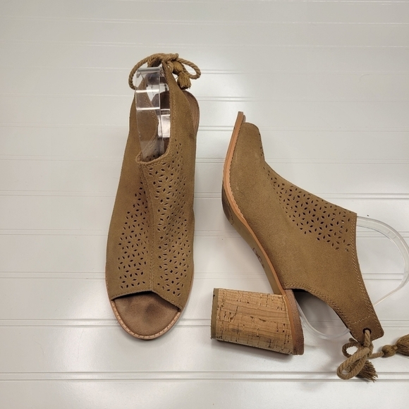 TOMS Tan Suede Leather Open Toe Sandals Heels Size 11 - Picture 1 of 10